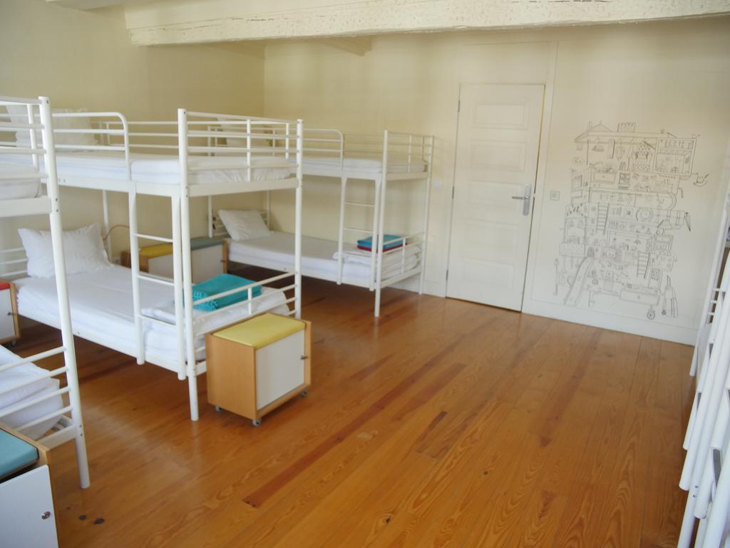 Santiago 31 Hostel Guimarães Eksteriør bilde